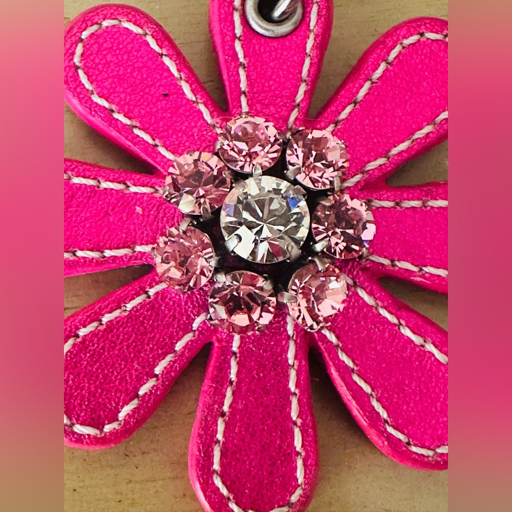 Authentic Coach Vintage Fuchsia Floral  Leather/ Gemstones Keychain! NEW - Picture 2 of 7